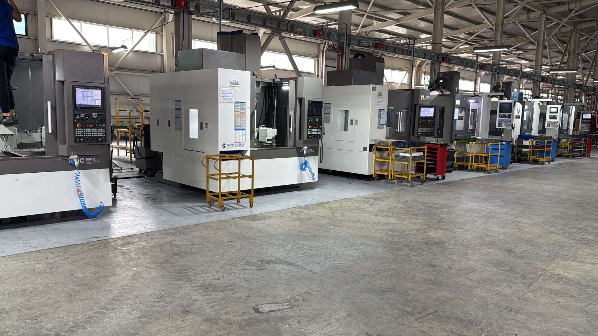 último caso de la compañía sobre Cómo un fabricante turco aumentó la eficiencia de la producción CNC en un 40% con SMTCL VMC850Q y DTC500？