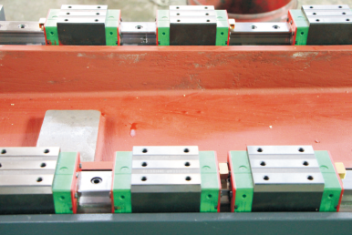 Máquina para rectificar la superficie de columnas móviles HDM-16060 AHD/MSI 3