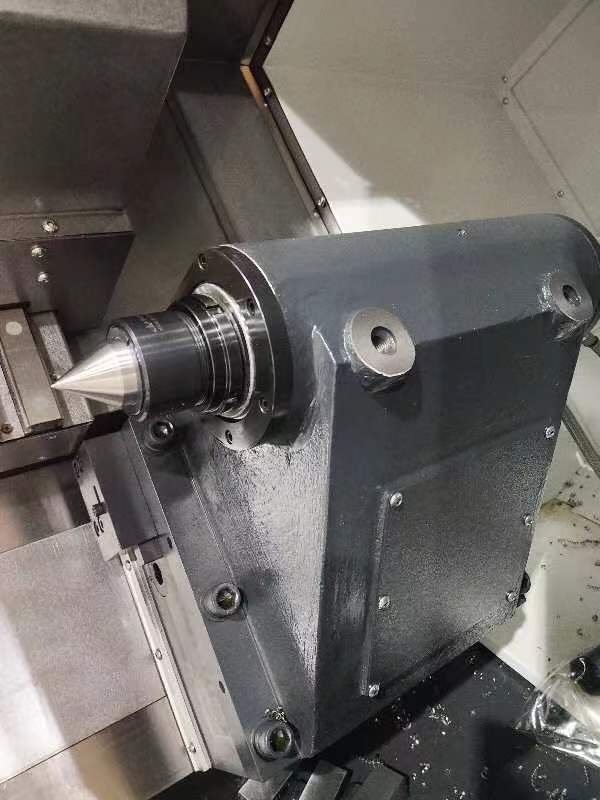 El CNC inclinado horizontal de la cama HTC40E/500 tornea el control SMTCL SYMG del motor GSK988TA Fanuc de 15KW 11KW