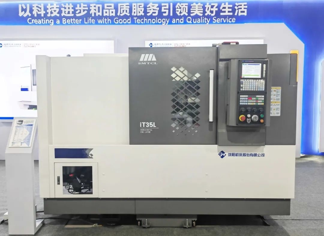 Cama inclinada de torno CNC IT50 Dia.of agujero del husillo 80mm FANUC Drive Máquina de torno CNC horizontal de alta rigidez