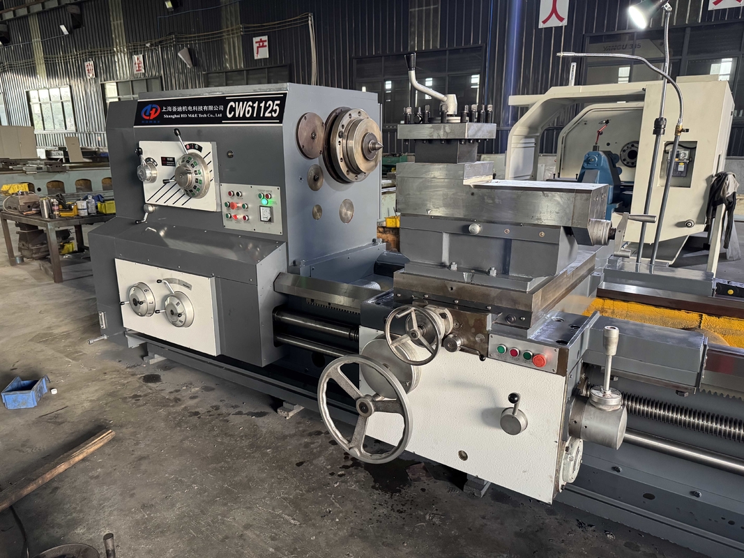 Potente torno de trabajo pesado CW61125 Gran broca de husillo de 130 mm Torno de motor horizontal ordinario