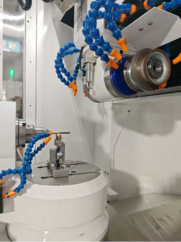 Máquina de rectificación de herramientas de cinco ejes de alta precisión MG100 Grinder universal de herramientas y cortadores de 5 ejes